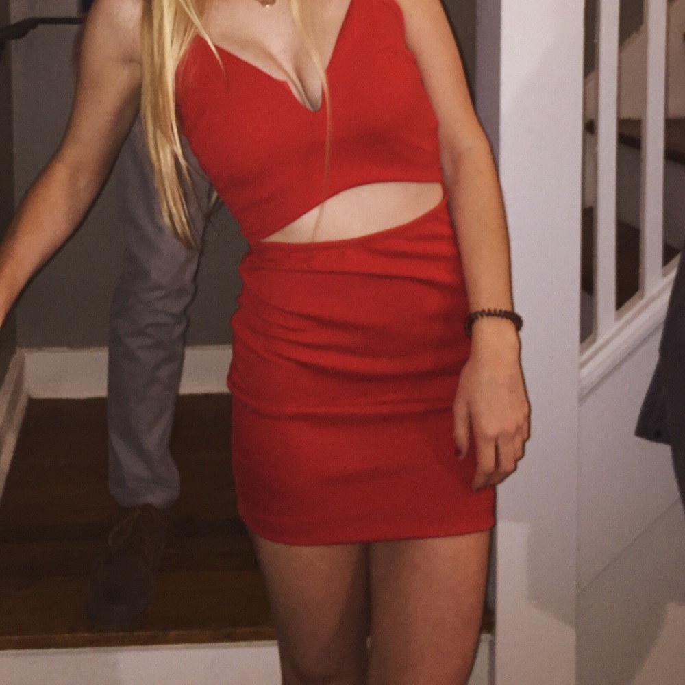 Bodycon red dress